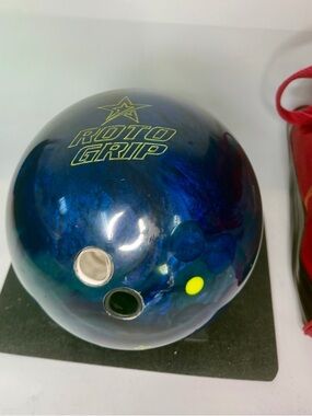 Roto Grip IDOL 15lb Bowling Ball Excellent Condition Includes Travel Bag USA